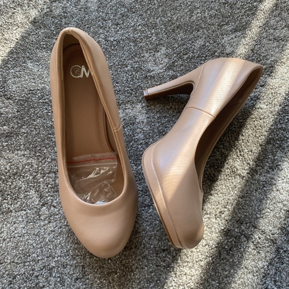 Nude Heels - Picture 2 of 8